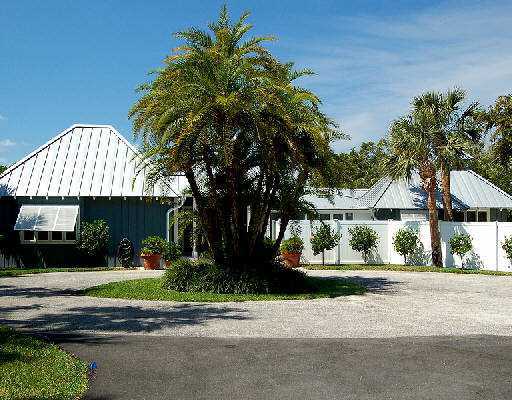 472 S BEACH — photo 1