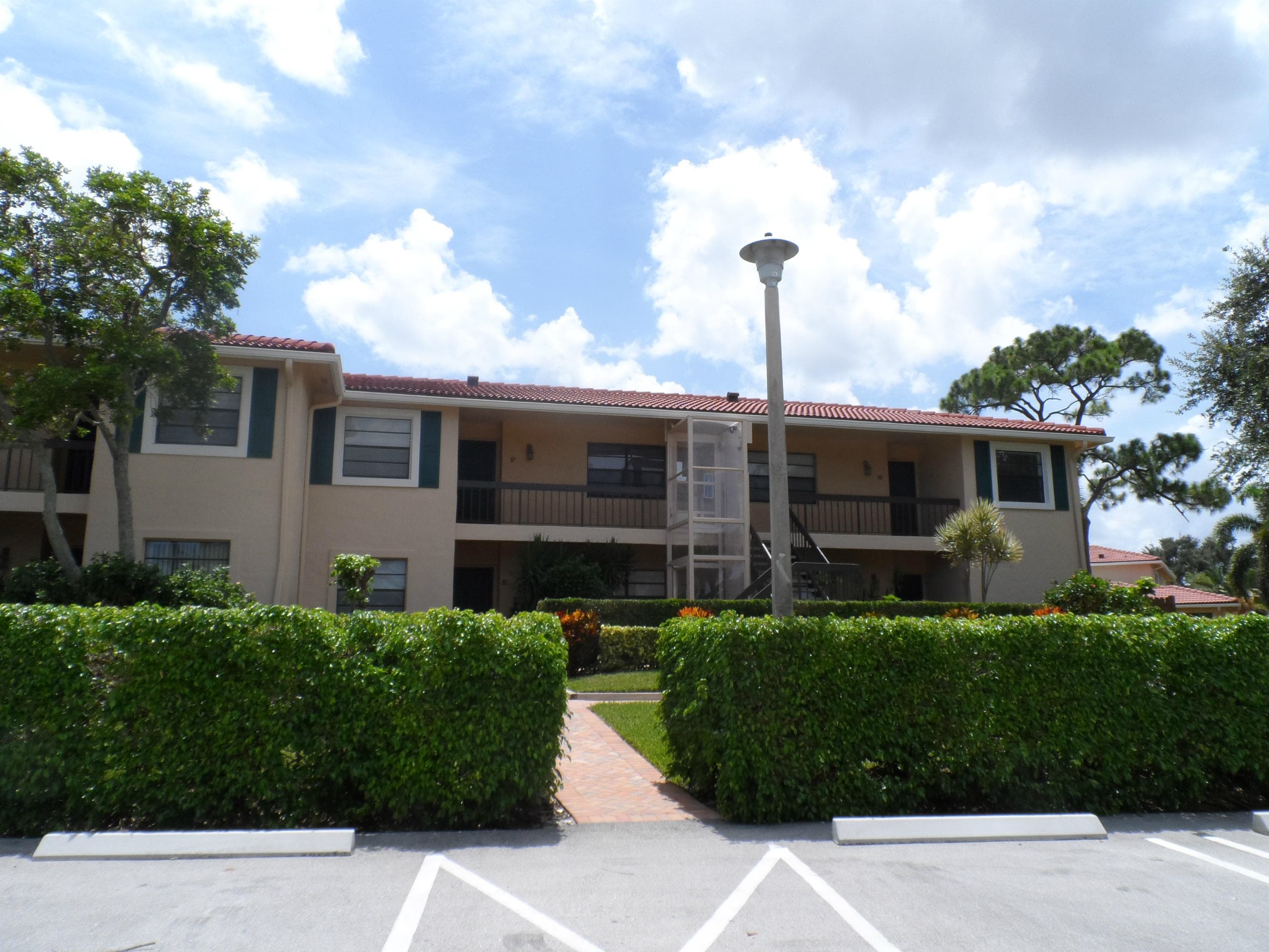 20 Southport Lane F — photo 1