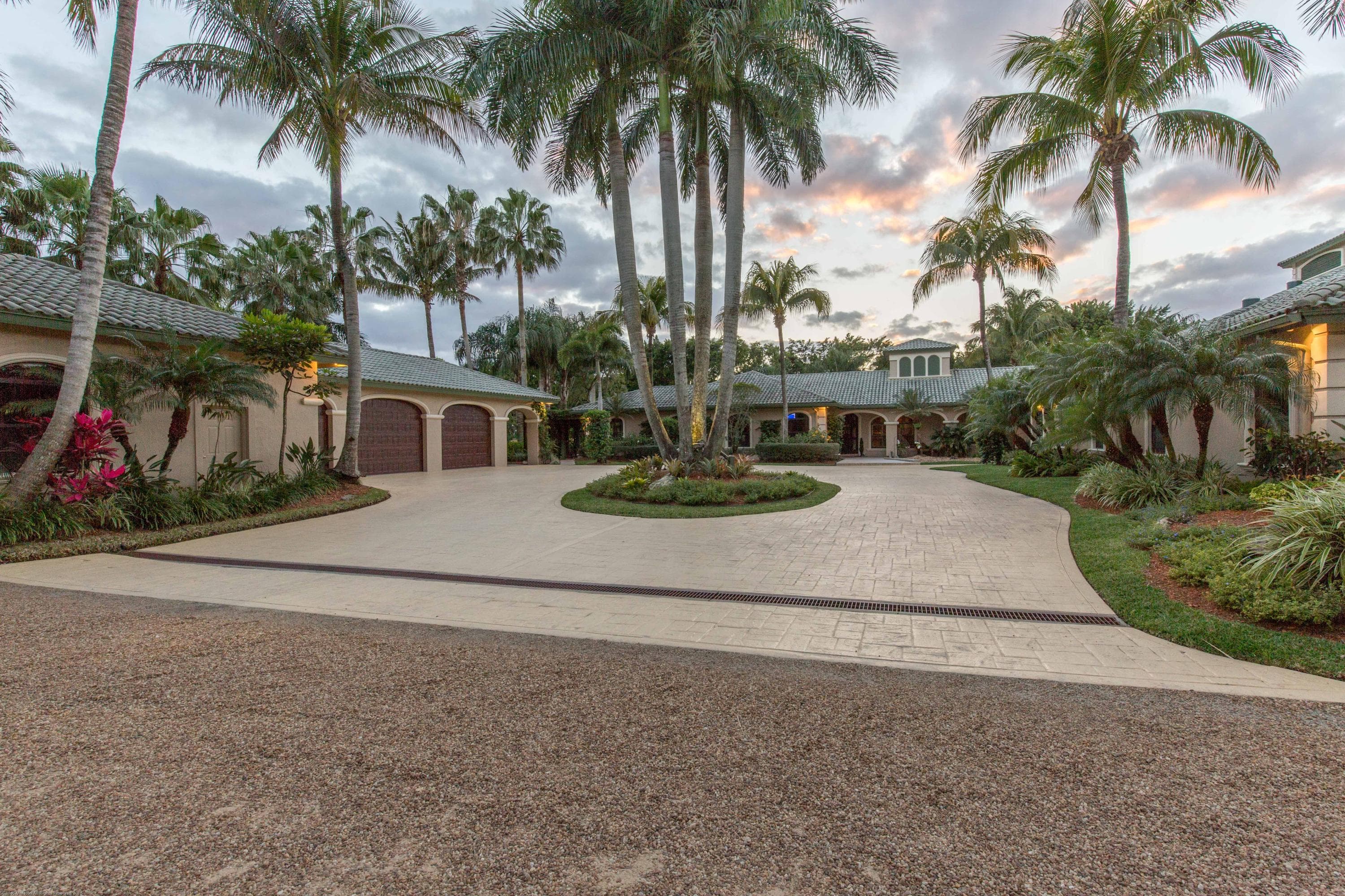 3261 Olde Hampton Drive — photo 1