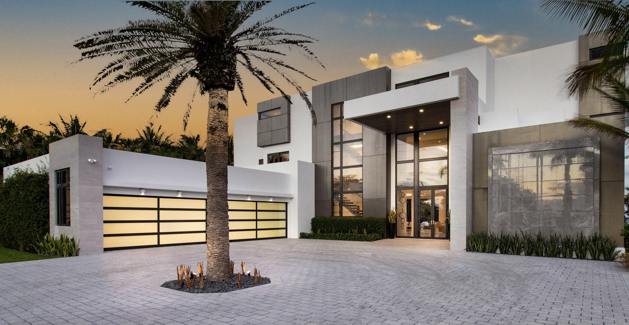 1107 Hillsboro Mile — photo 1