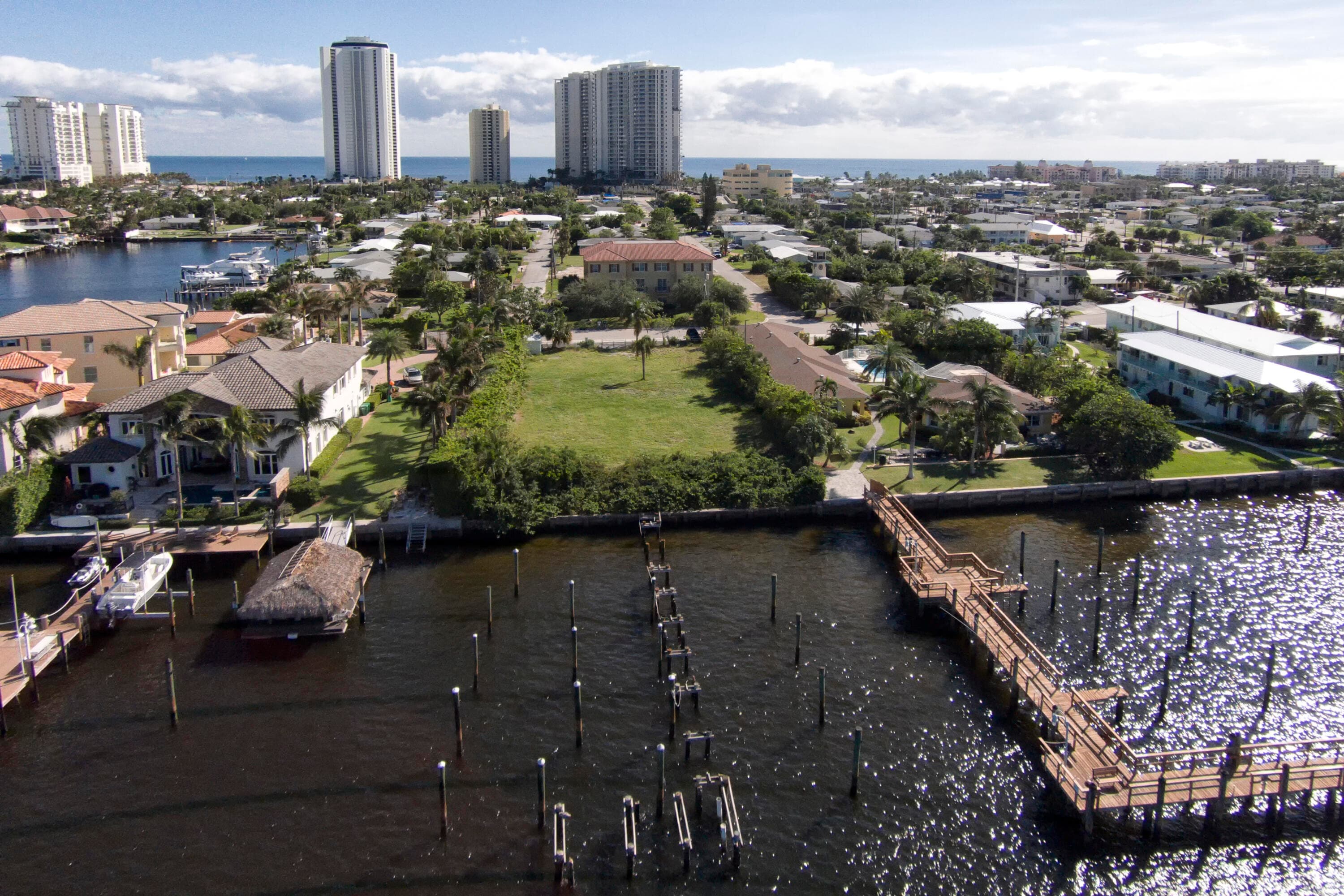 2715 Lake Drive — photo 1