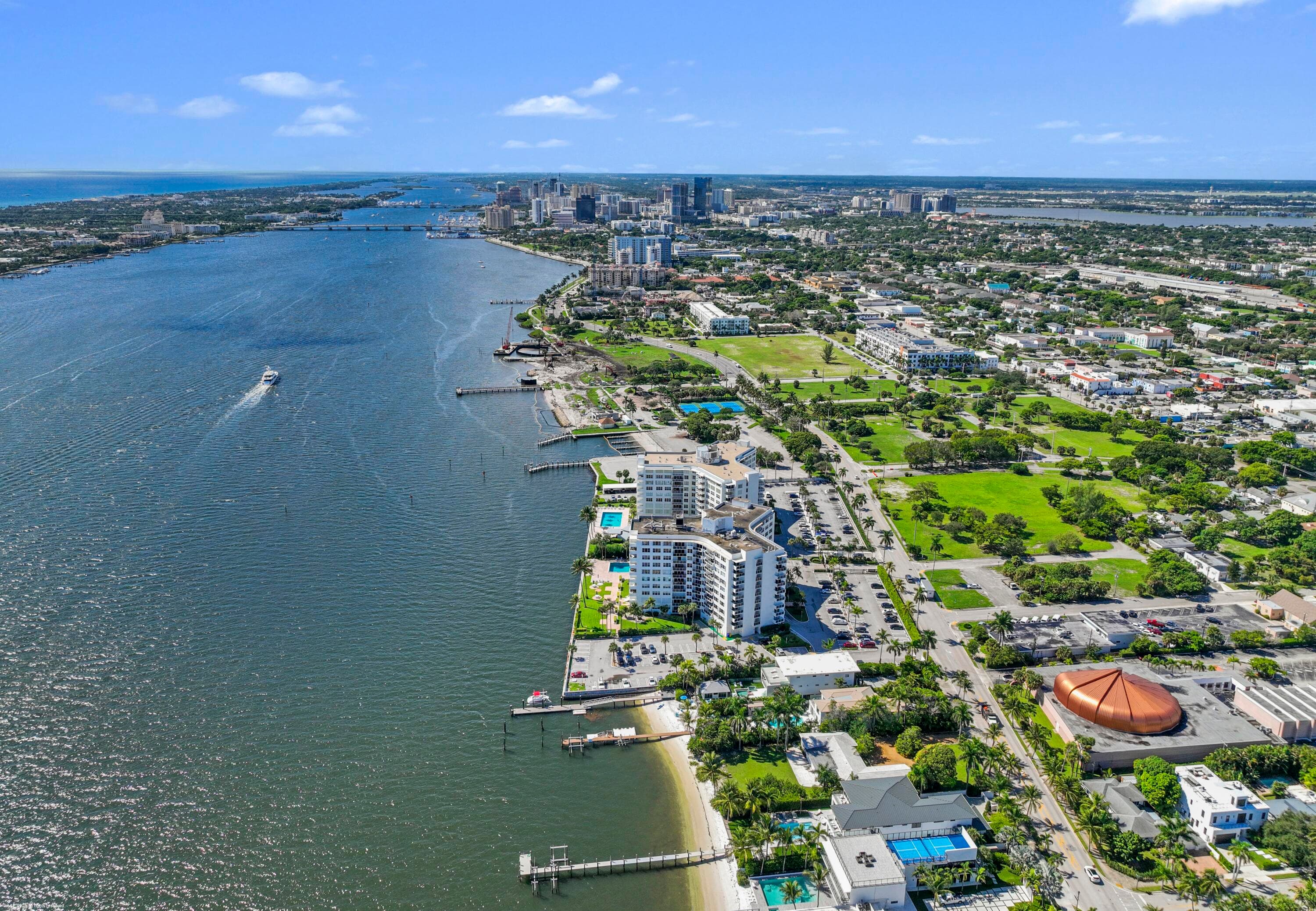 2814 N Flagler Drive — photo 1