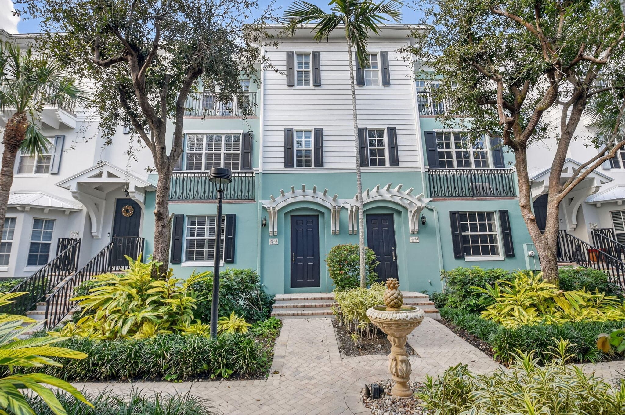 369 W Mallory Circle — photo 1