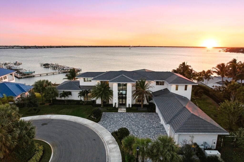 1271 NE Langford Lane — photo 1