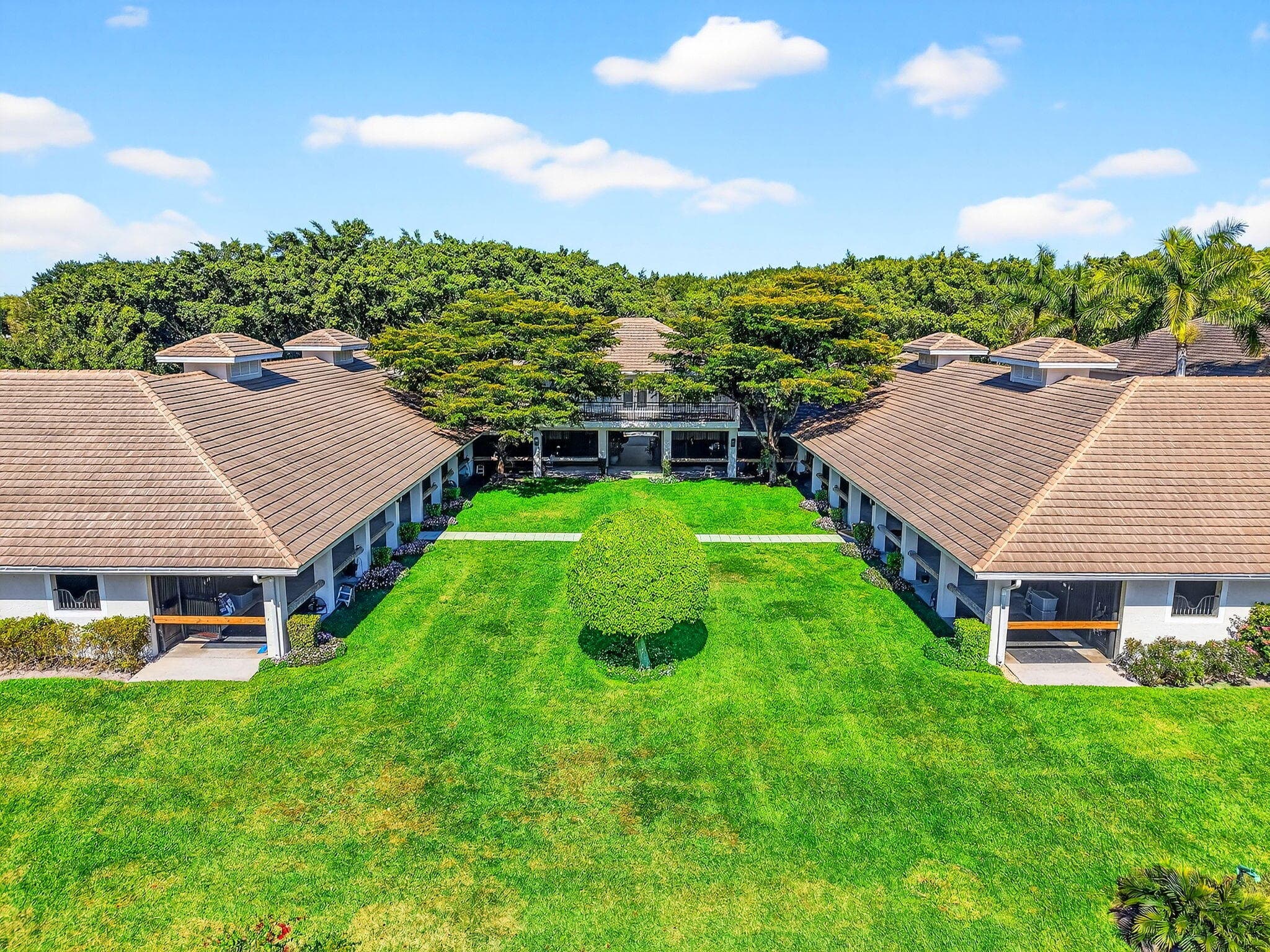 3405 Olde Hampton Drive — photo 1