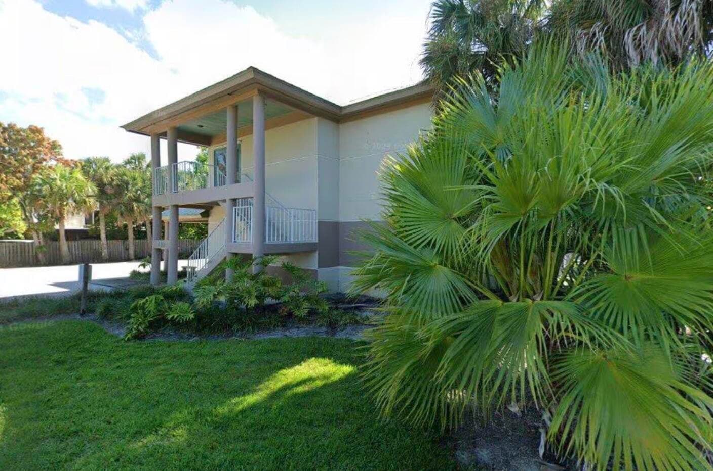 416 SE Flamingo Avenue — photo 1