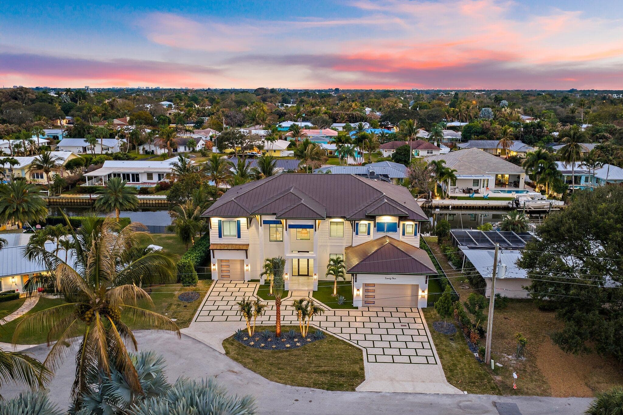 24 Leeward Circle — photo 1