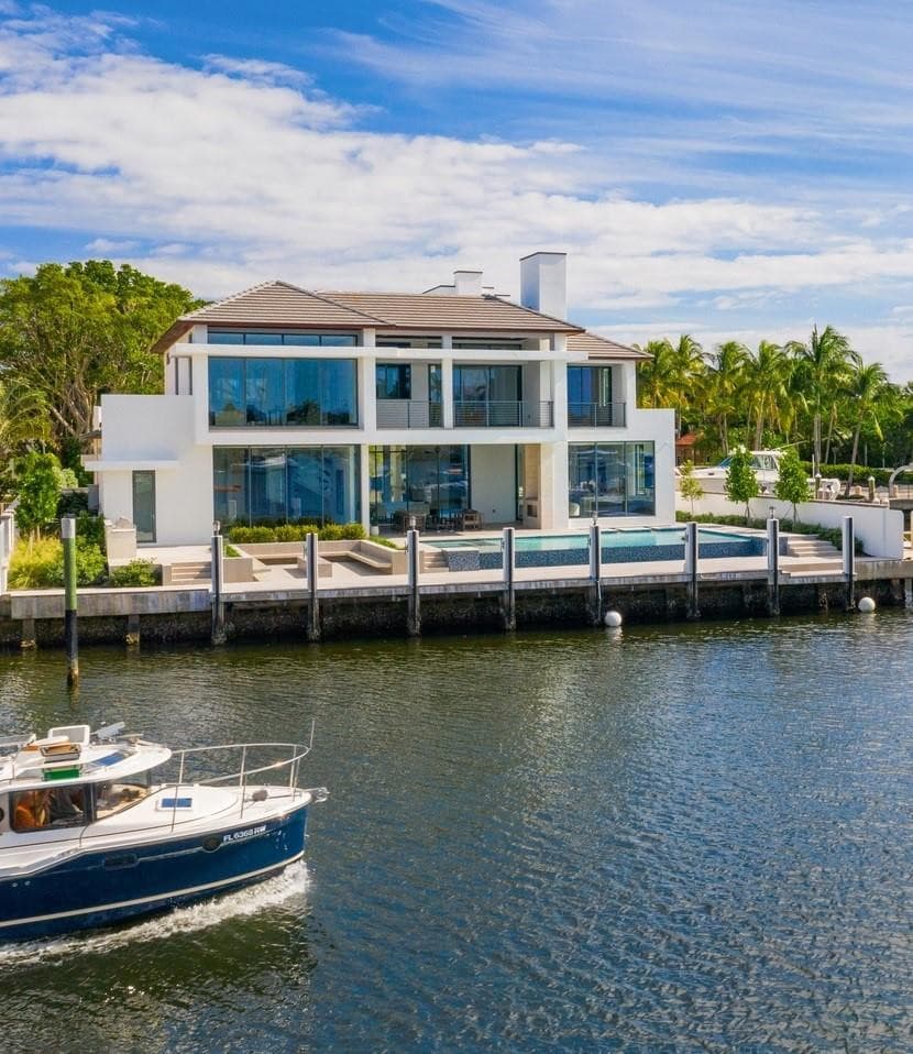 1425 E Lake Drive — photo 1