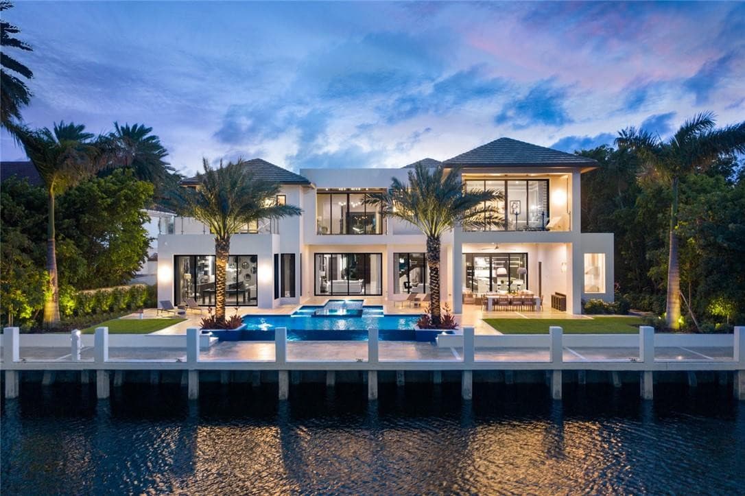 2481 Del Lago Drive — photo 1