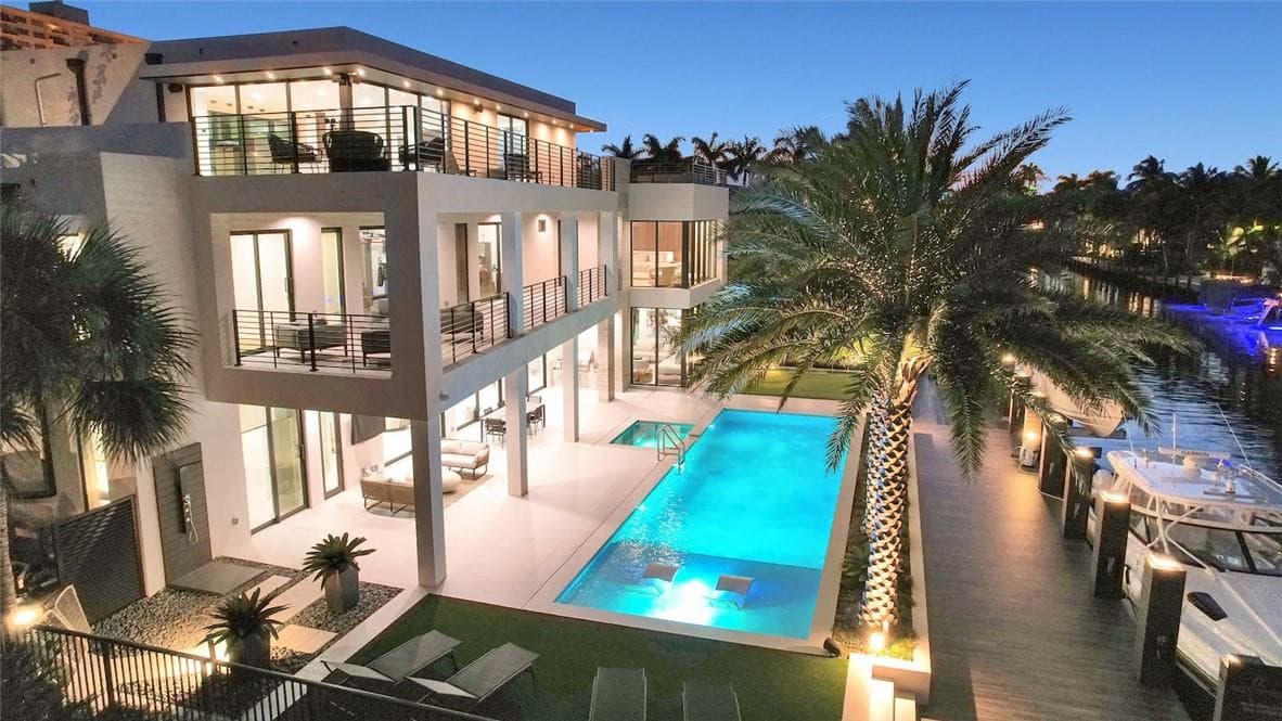 2617 Delmar Place — photo 1