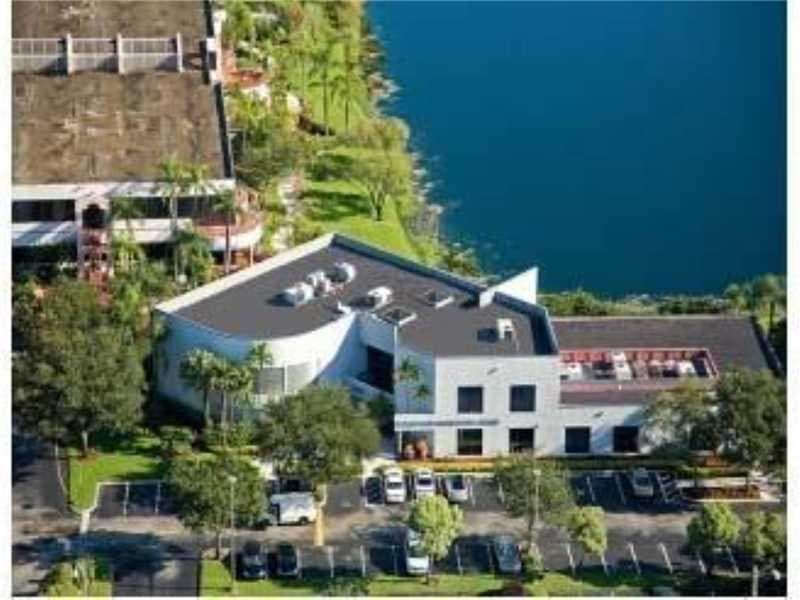 3109 Stirling Road — photo 1