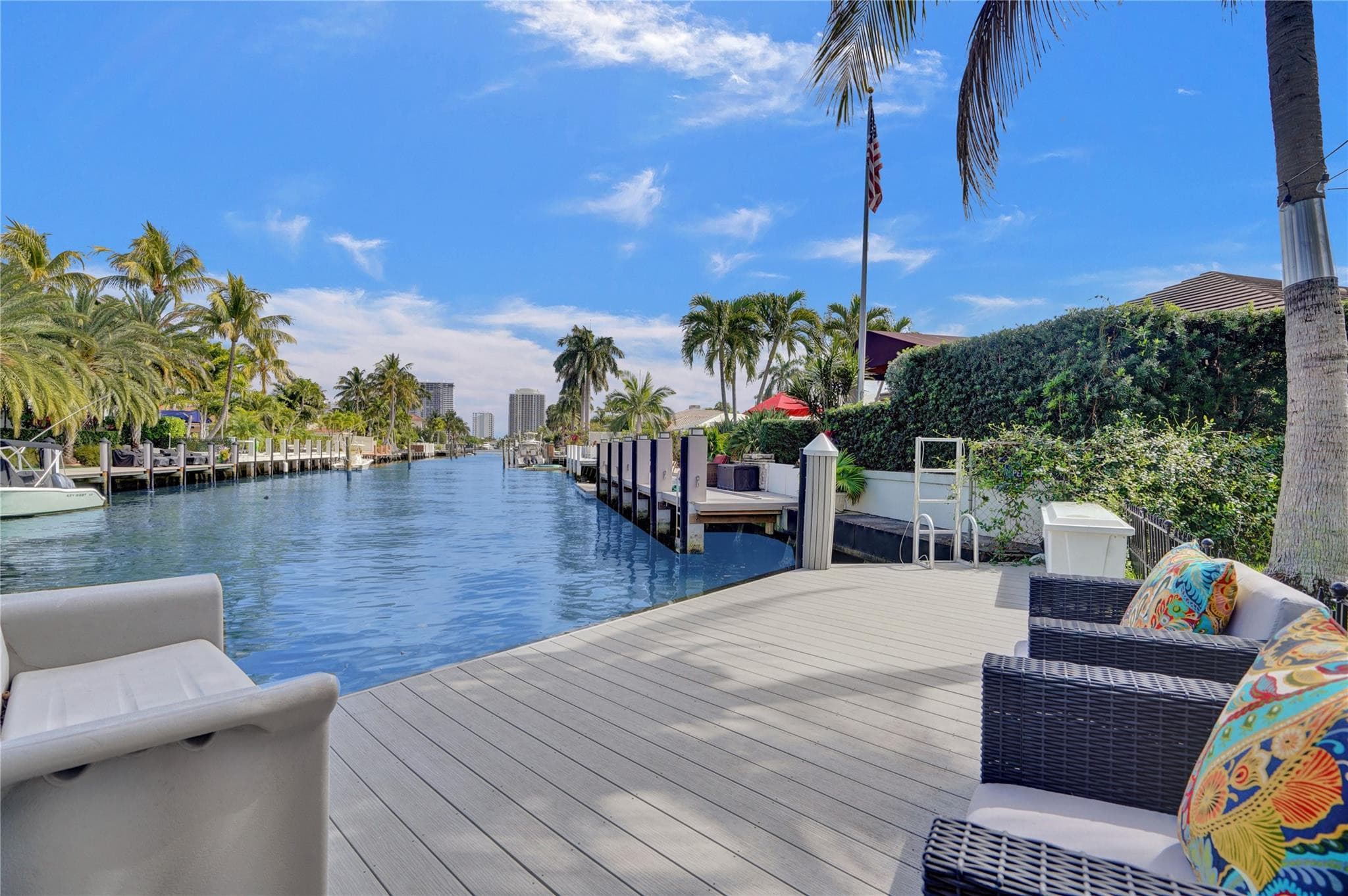 4030 Bayview Drive — photo 1