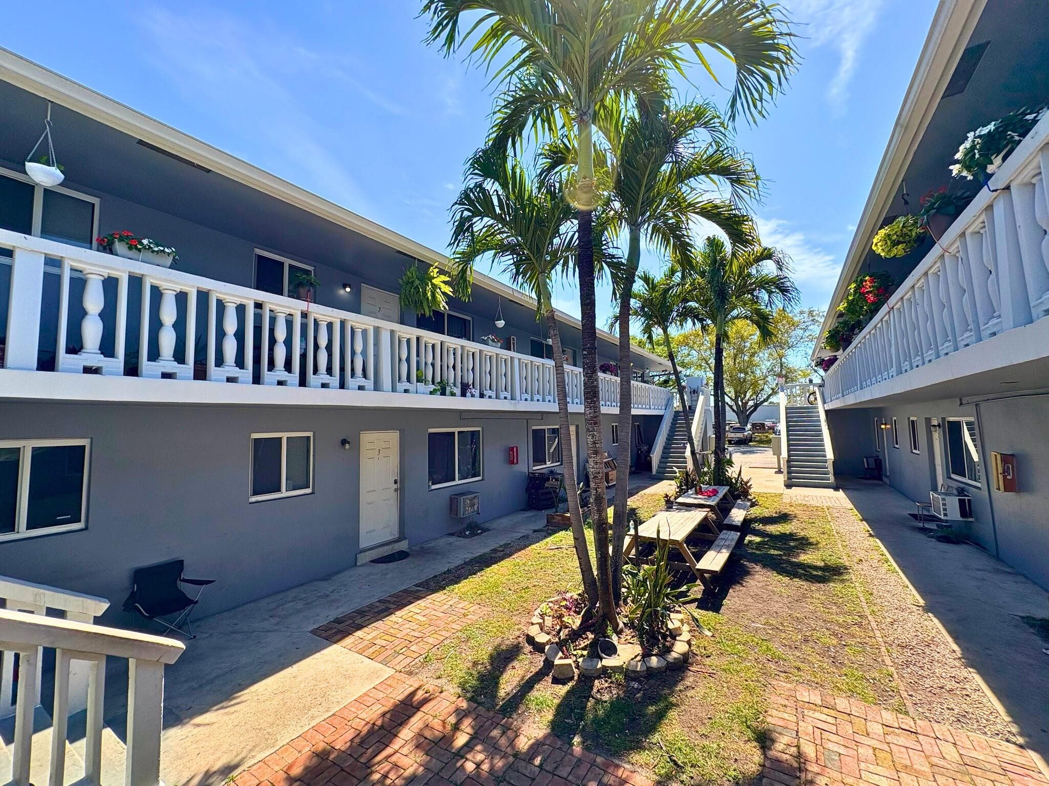 101-105 SE 26 Street — photo 1