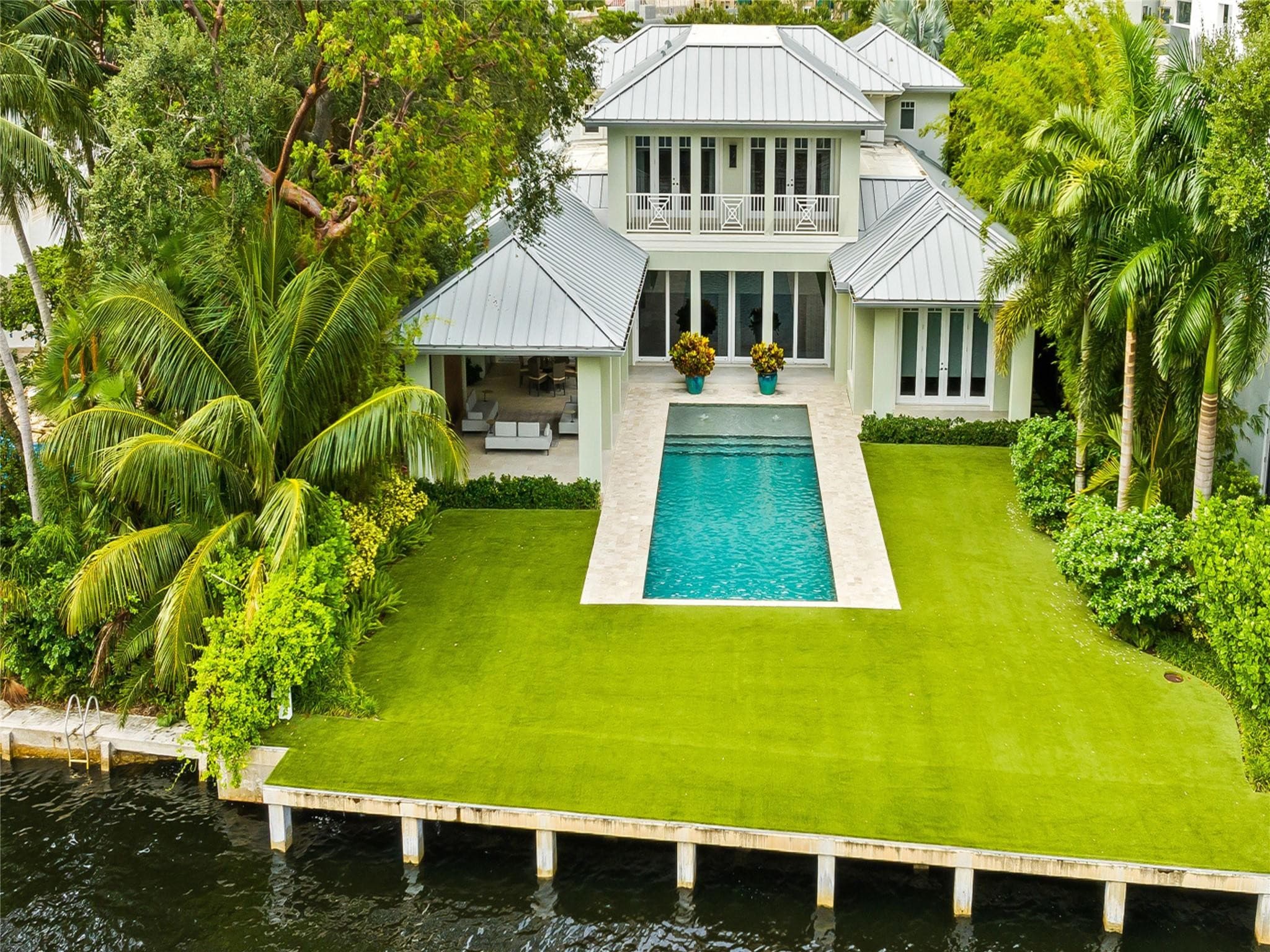 1110 SE 4th Street — photo 1