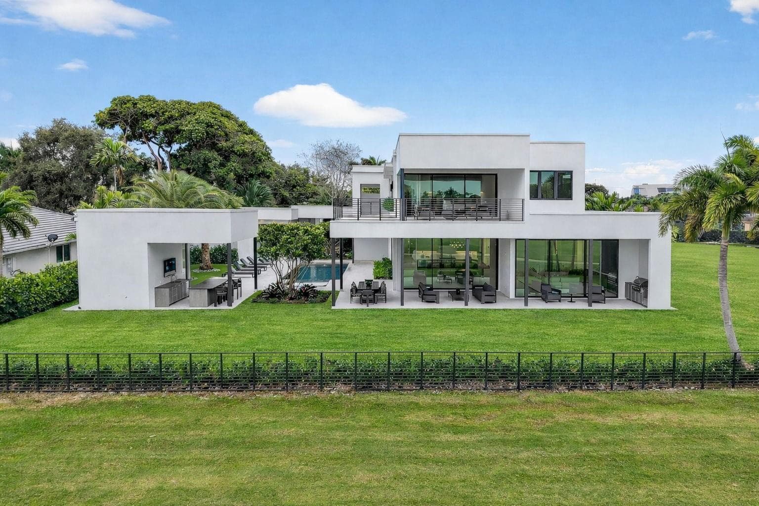 4312 NE 23 Avenue — photo 1