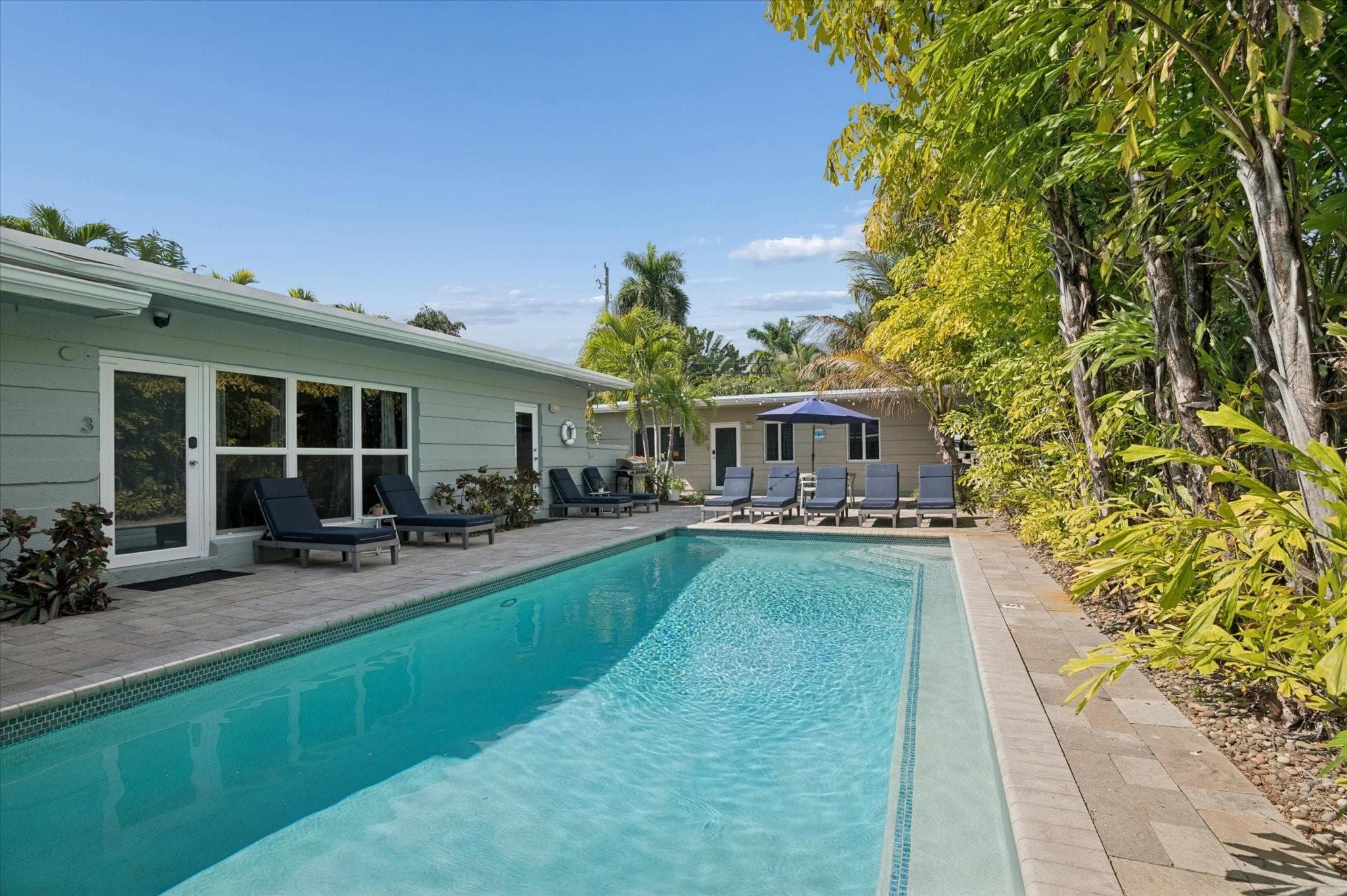 1123 NE 14th Avenue — photo 1