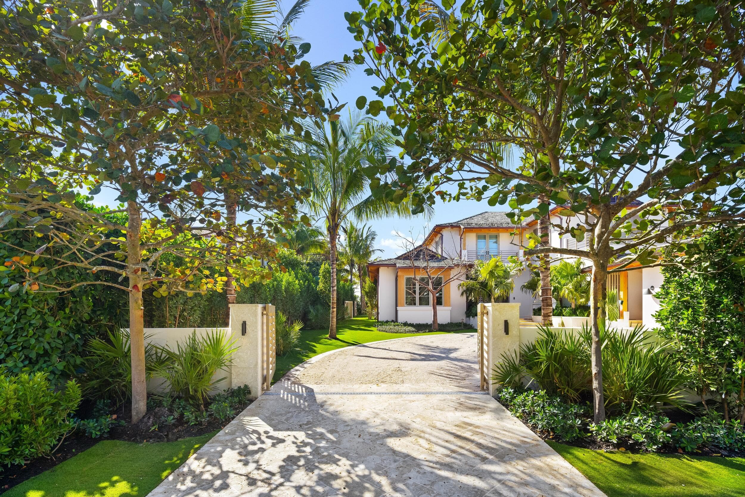 1265 N Lake Way — photo 1