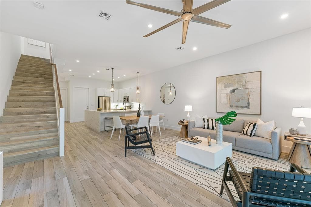 1121-1123 Middle Street — photo 1