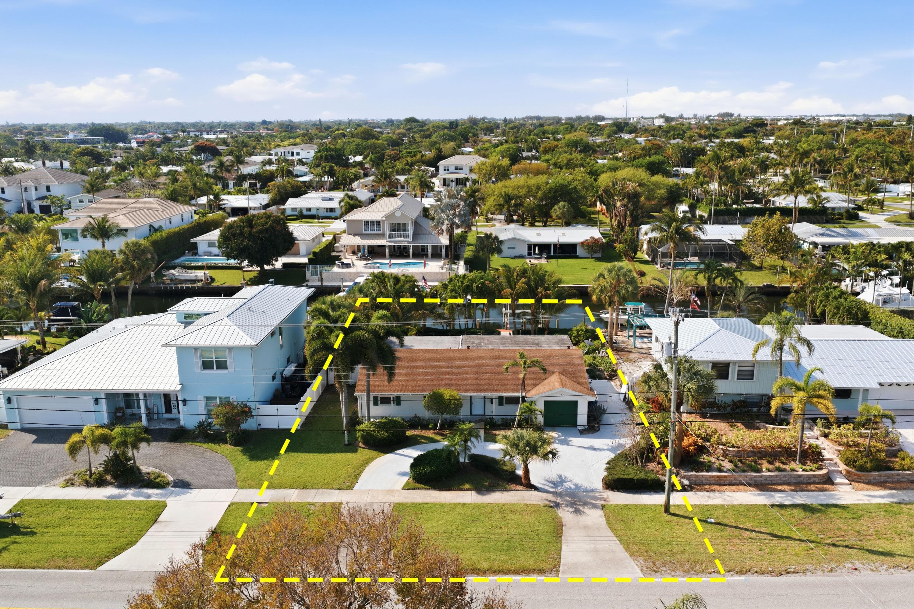 740 Lighthouse Drive — photo 1