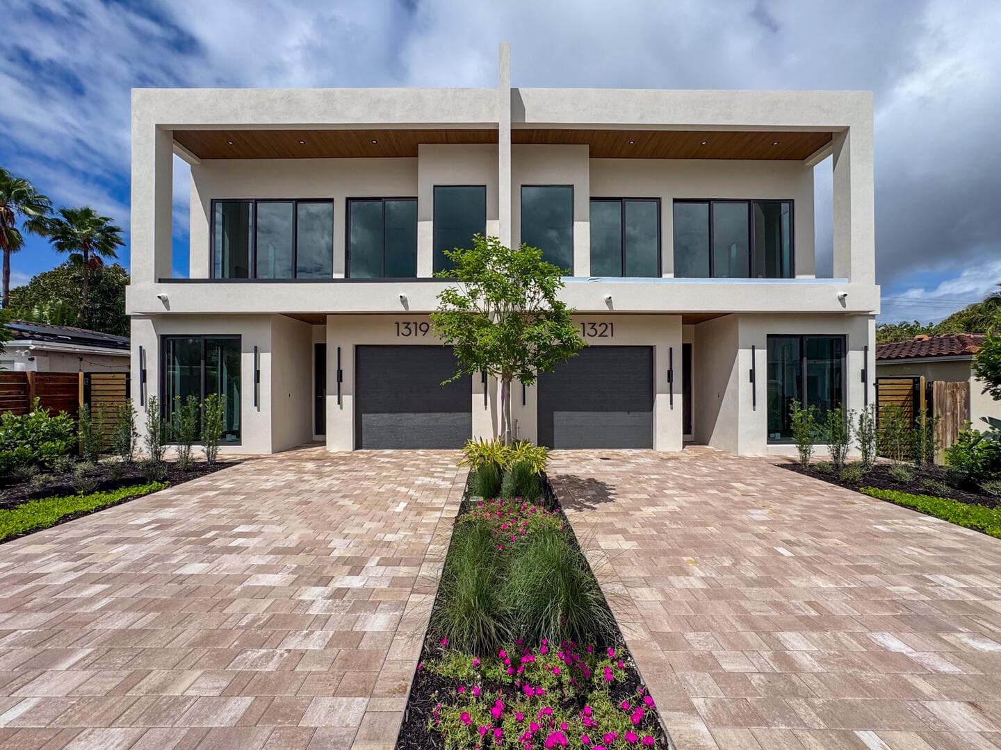 1319 NE 14th Avenue 1319 — photo 1