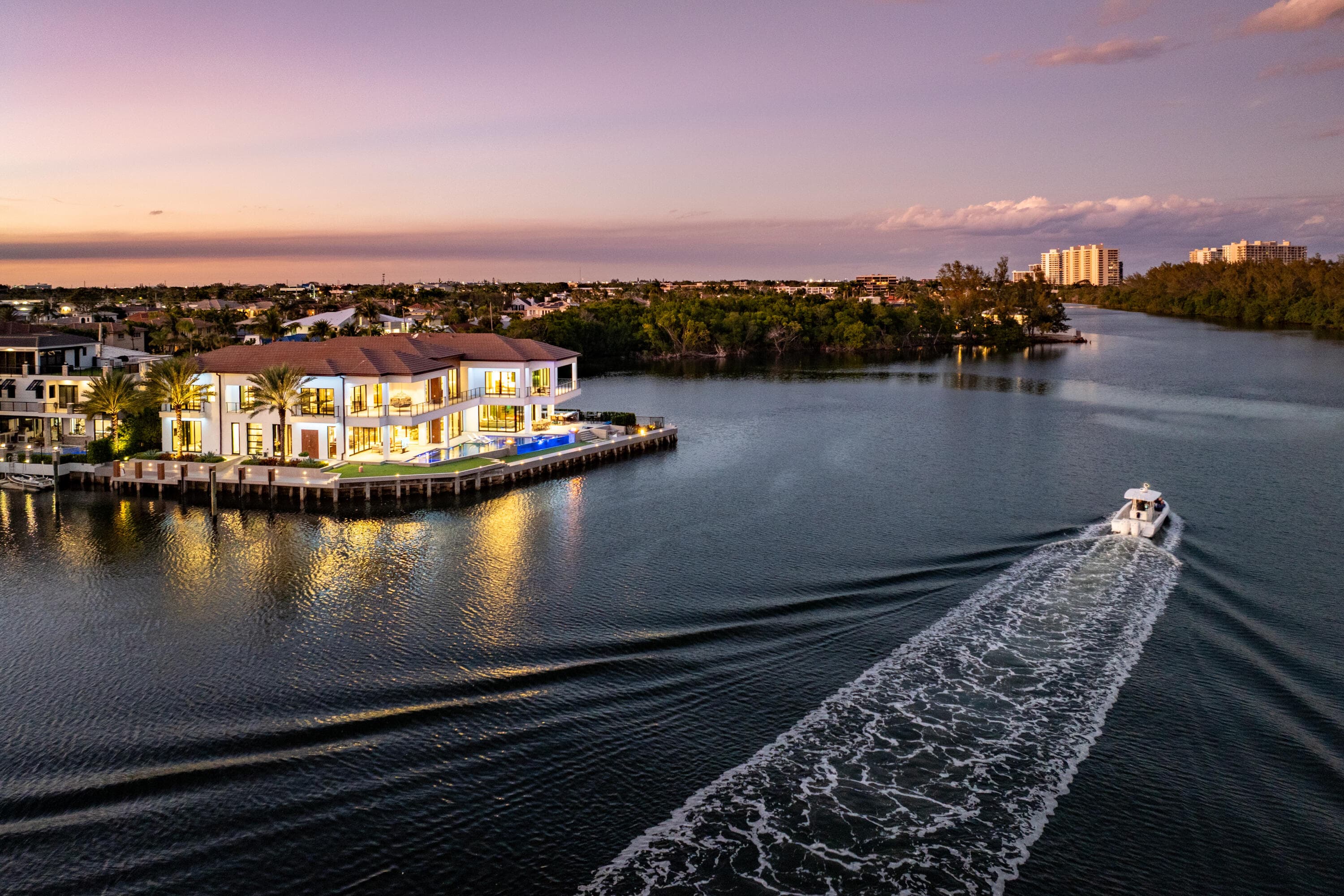 2934 NE 8th Avenue — photo 1